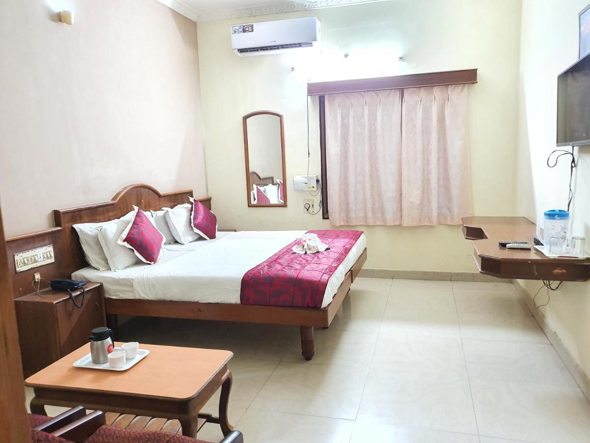 Hotel Sunilkrishna Tirupati Exterior foto