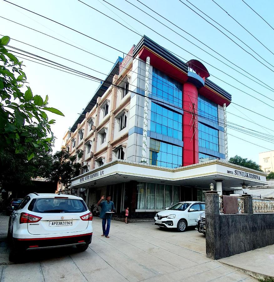 Hotel Sunilkrishna Tirupati Exterior foto