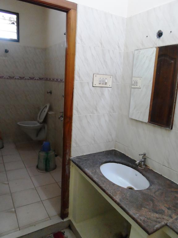 Hotel Sunilkrishna Tirupati Quarto foto